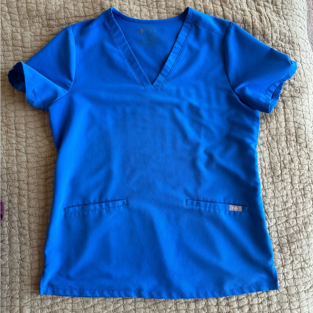 Figs Casma Three-Pocket Scrub Top Royal Blue